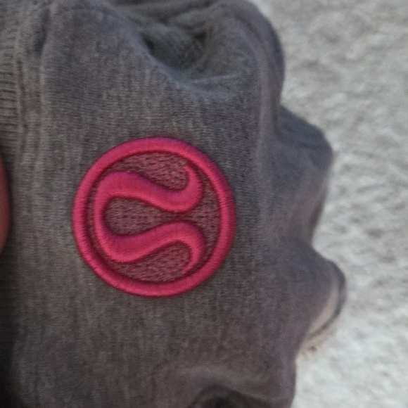 3 For 20$ Lululemon Sweater Size 10 - Picture 3 of 6